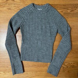 💕2/$15💕 Gray Knit Sweater
